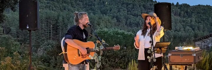 Cosmic Blue, duo de pop et reprises réarrangées : Amélie et Antoine en concert