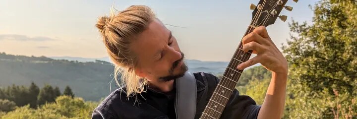 Cosmic Blue, set live